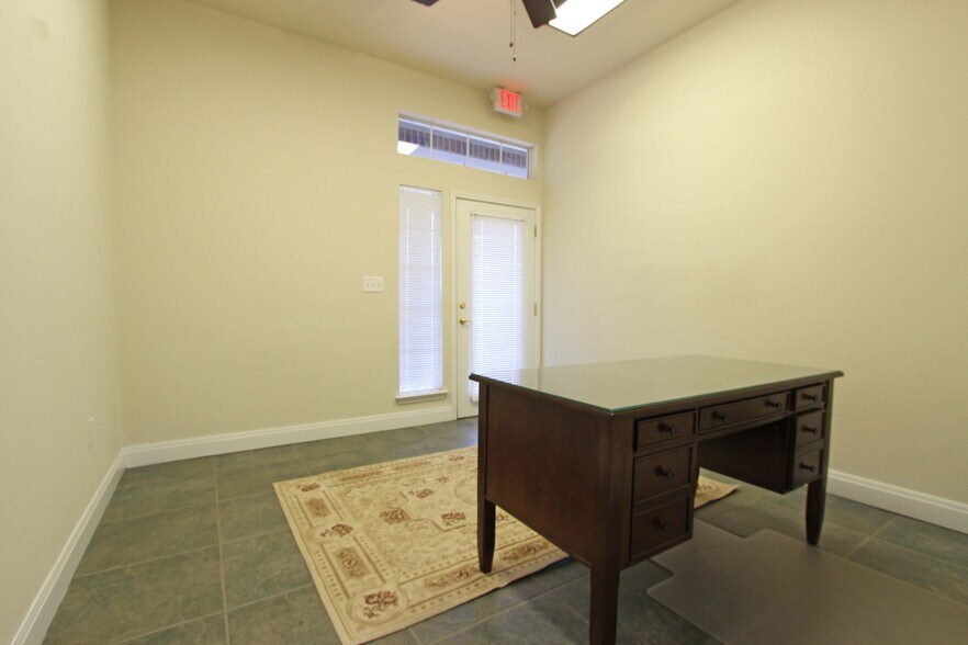 More Photos Of 1311 Chisholm Trl, Round Rock Office For Lease