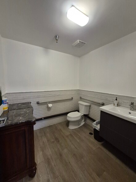 More Photos Of 15370 Fairfield Ranch Rd, Chino Hills Warehouse For Sale
