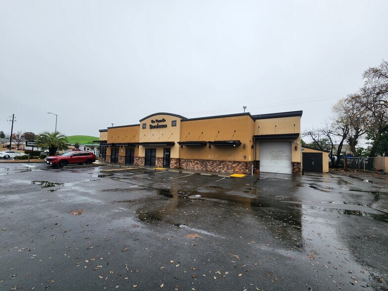 More Photos Of 1146 E Monte Vista Ave, Vacaville General Retail For Sale