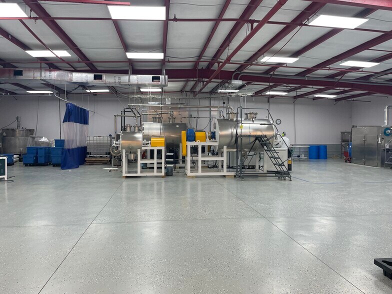 More Photos Of 8801 Enterprise Blvd, Largo Manufacturing For Lease