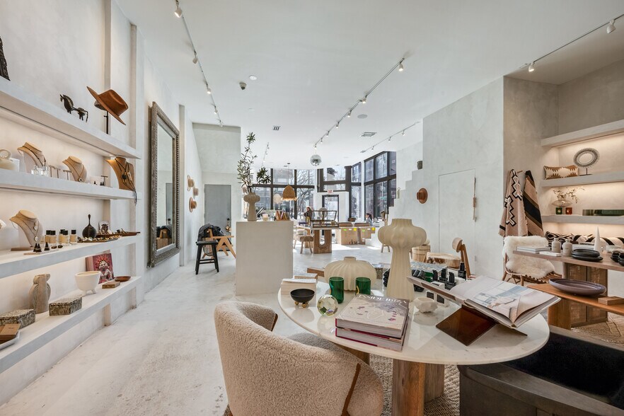 More Photos Of 1856 W Chicago Ave, Chicago Apartments For Sale
