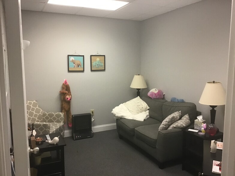 More Photos Of 5003 Southpark Dr, Durham Medical For Sale