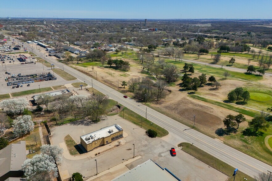 More Photos Of 1403 W 8th St, Wellington Fast Food For Sale