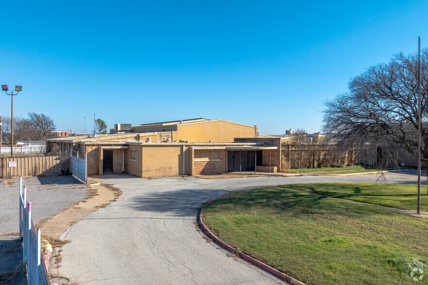 More Photos Of 3101 Armory Rd, Wichita Falls Flex For Sale