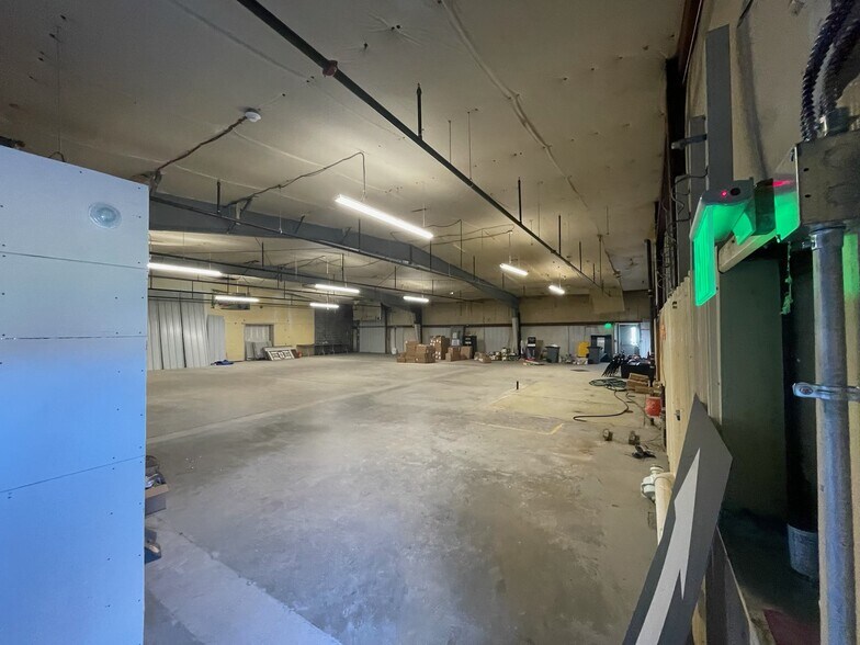 More Photos Of 70 Frank Mossberg Dr, Attleboro Warehouse For Lease