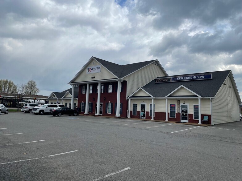 More Photos Of 1289 Northfield Dr, Clarksville Freestanding For Lease