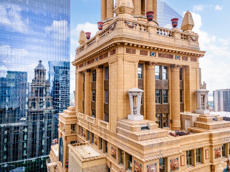 More Photos Of 808 Travis St, Houston Office For Lease