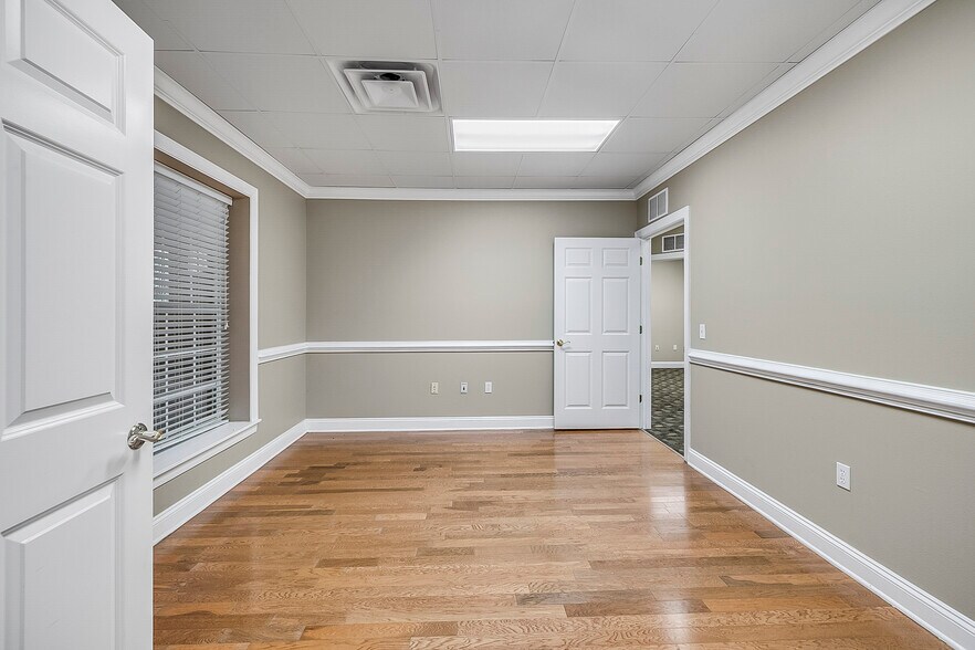 More Photos Of 2104 Delta Way, Tallahassee Office For Sale