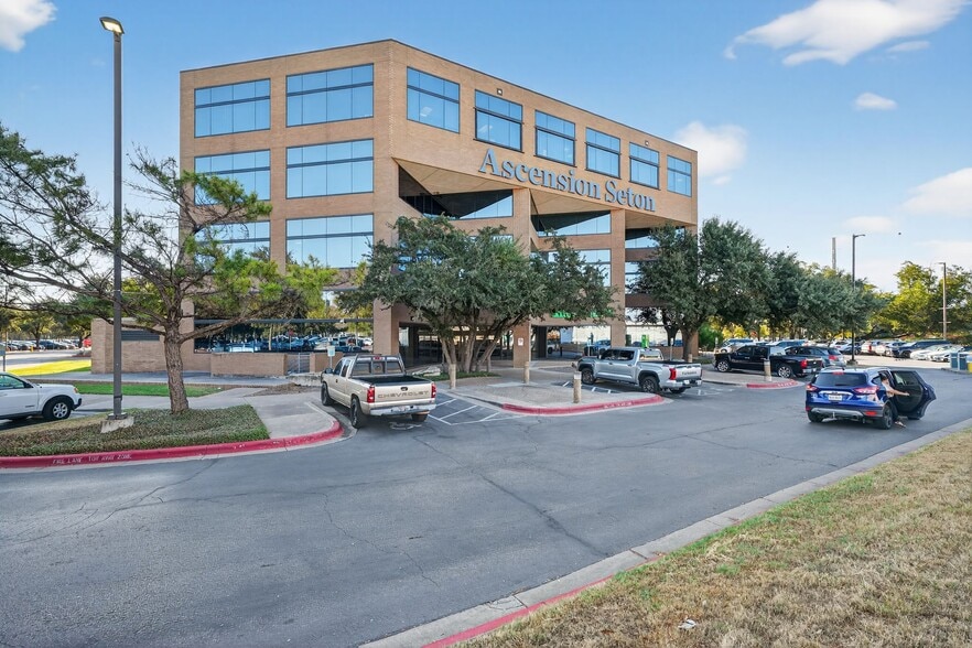 More Photos Of 11111 Research Blvd, Austin Medical For Lease