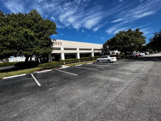 More Photos Of 1925 S Perimeter Rd, Fort Lauderdale Medical For Lease