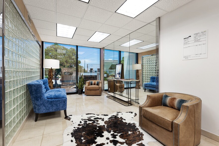 More Photos Of 1200 West Fwy, Fort Worth Office For Lease