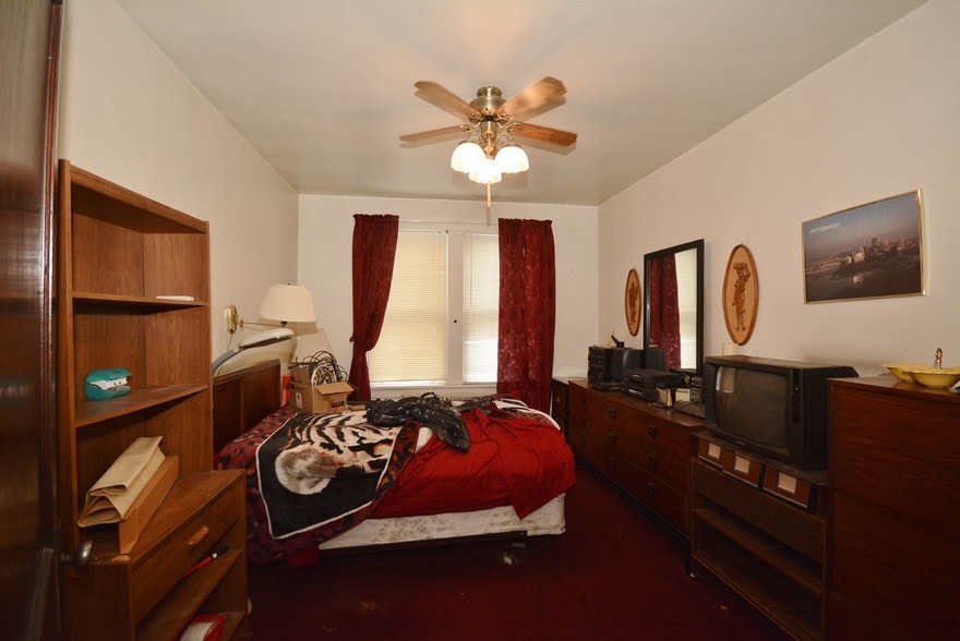 More Photos Of 848-850 Allegheny River Blvd, Oakmont Storefront Retail Residential For Lease