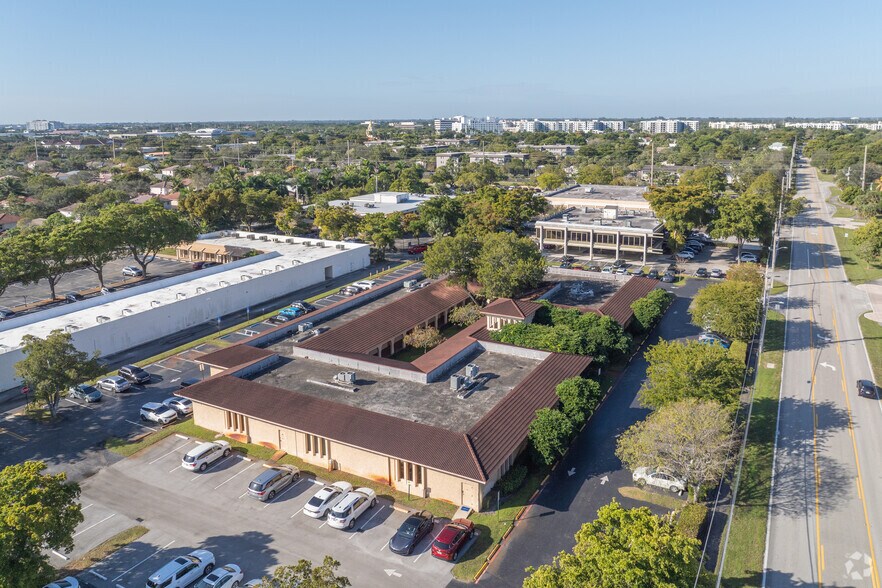 More Photos Of 7390 NW 5th St, Plantation Unknown For Lease