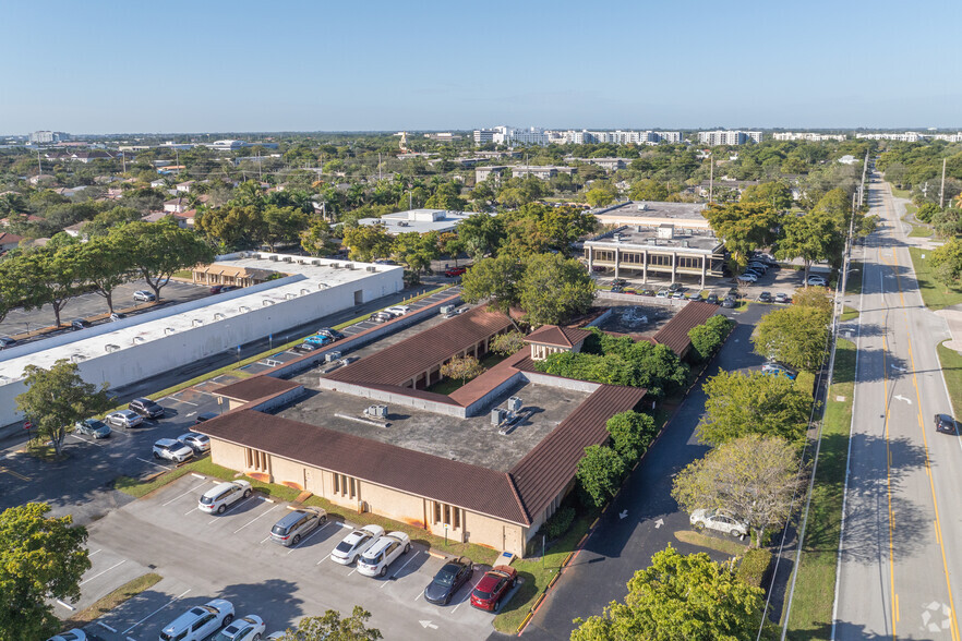 More Photos Of 7390 NW 5th St, Plantation Unknown For Lease