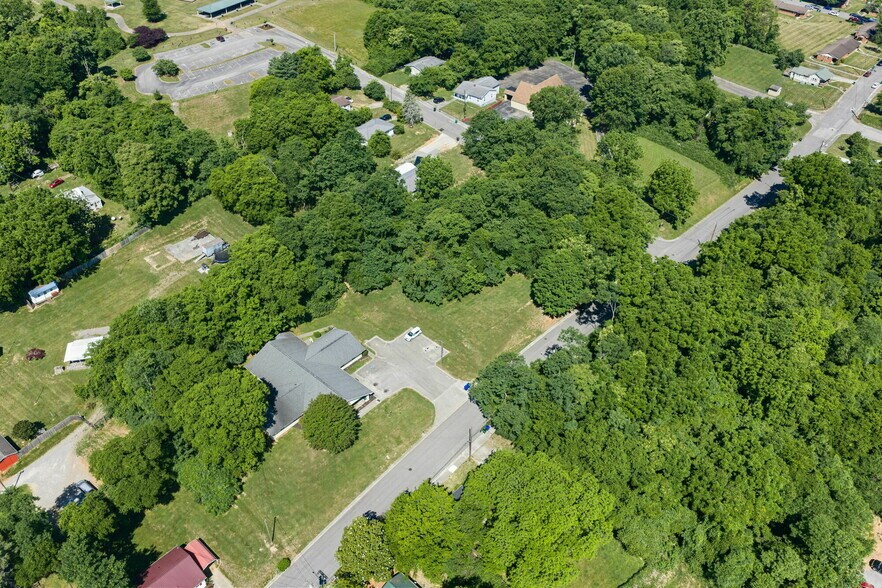 More Photos Of 825 Donna St, Morristown Apartments For Sale