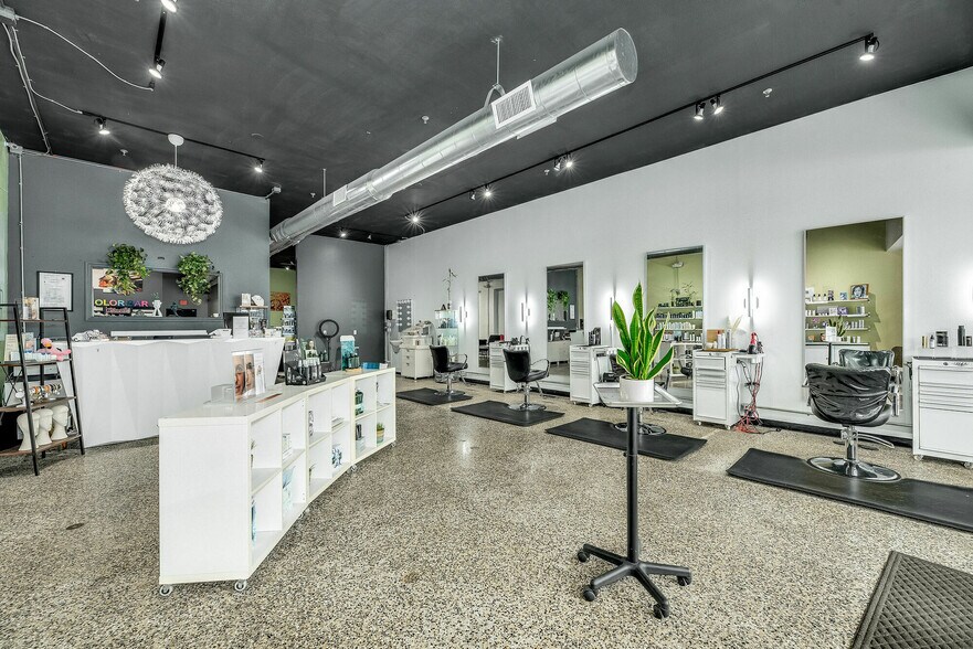 More Photos Of 902 E New Haven Ave, Melbourne Coworking Space