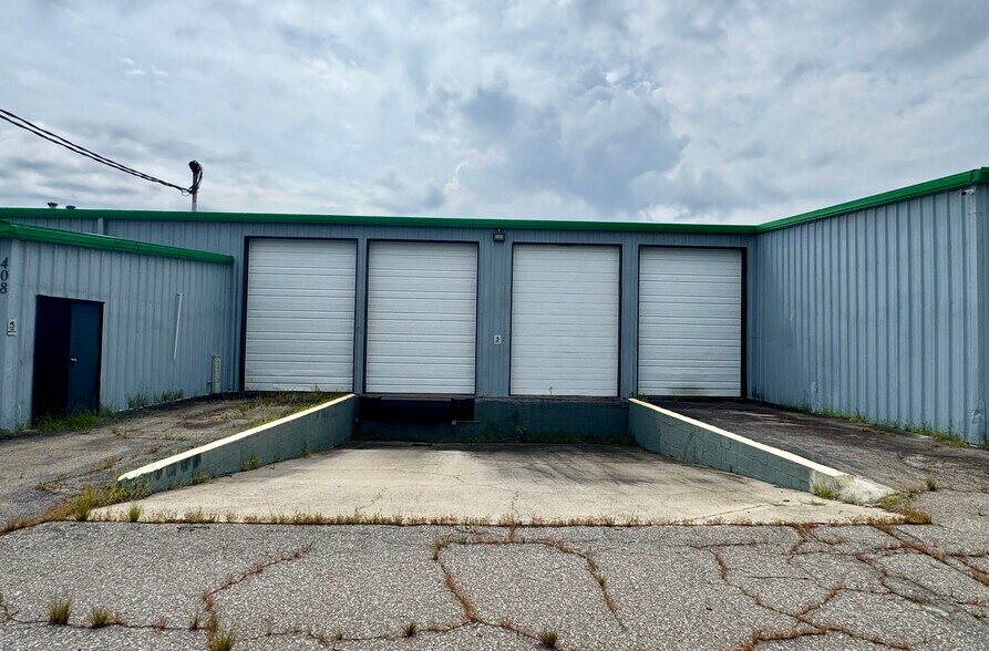 More Photos Of 408 N Springs Rd, Columbia Warehouse For Lease