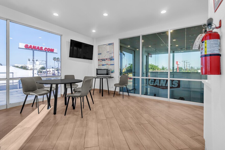More Photos Of 13851-13861 Harbor Boulevard, Garden Grove Auto Dealership For Lease