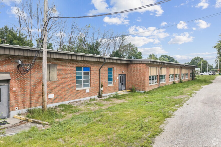 More Photos Of 111 W College Ave, Shelbina Schools For Sale