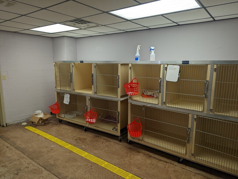 More Photos Of 2608 E Highway 76, Marion General Retail For Sale