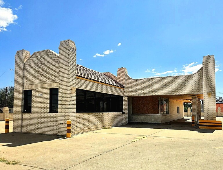 Primary Photo Of 811 50th St, Lubbock Restaurant For Lease