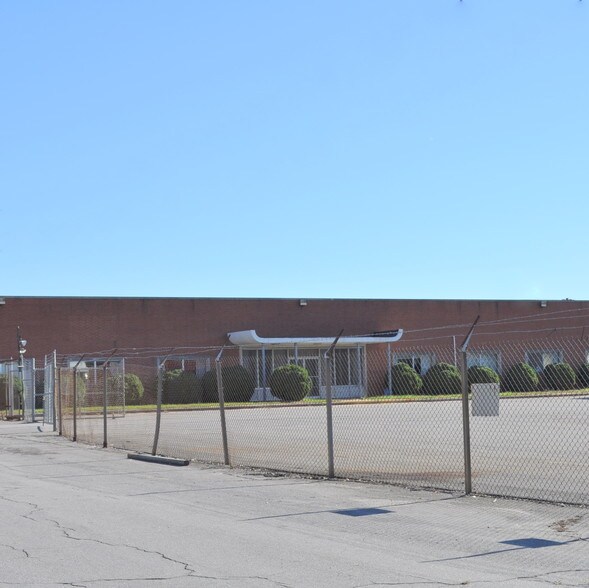 More Photos Of 900 VC Dr, Martinsville Distribution For Lease