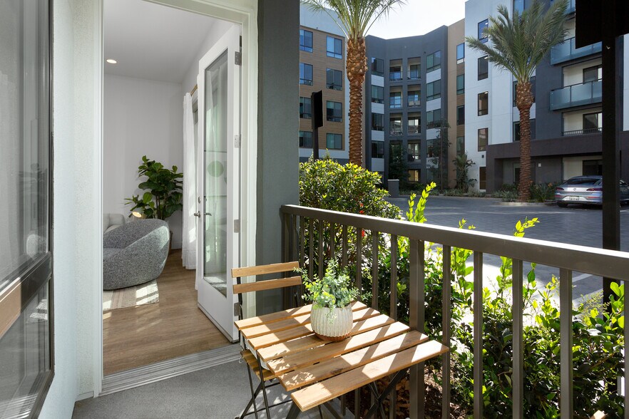 More Photos Of 185 S State College Blvd, Brea Apartments For Lease