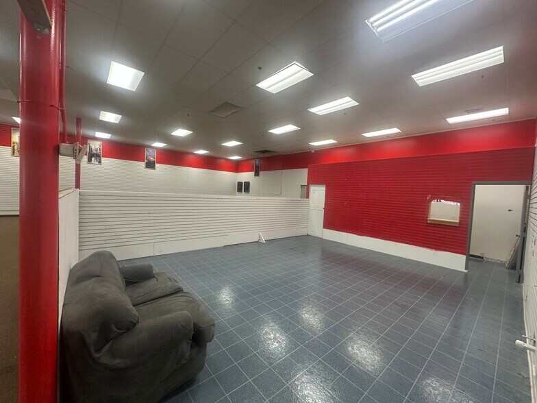 More Photos Of 726-740 28th St SE, Grand Rapids General Retail For Sale