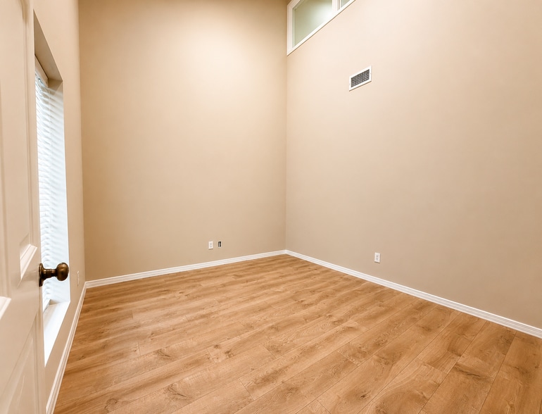 More Photos Of 1501 N Amburn Rd, Texas City Medical For Sale