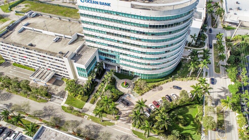 More Photos Of 20900 NE 30th Ave, Aventura Office Residential For Lease