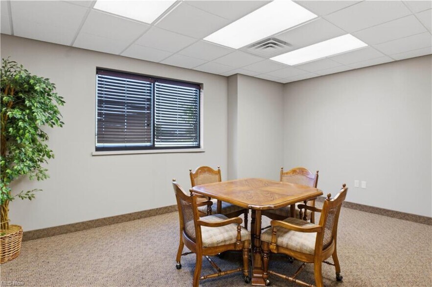 More Photos Of 319 Howard Dr, Sandusky Office For Sale
