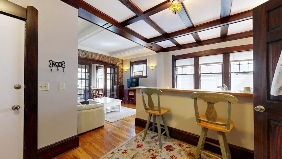 More Photos Of 604 Holly Ave, Saint Paul Apartments For Sale