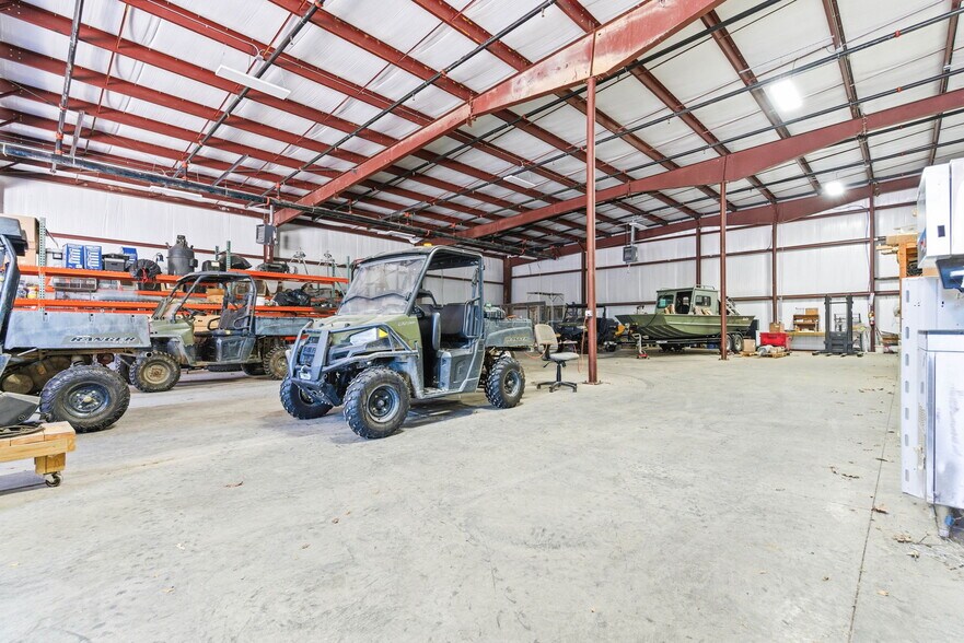 More Photos Of 13720 Aiken Rd, Louisville Warehouse For Lease
