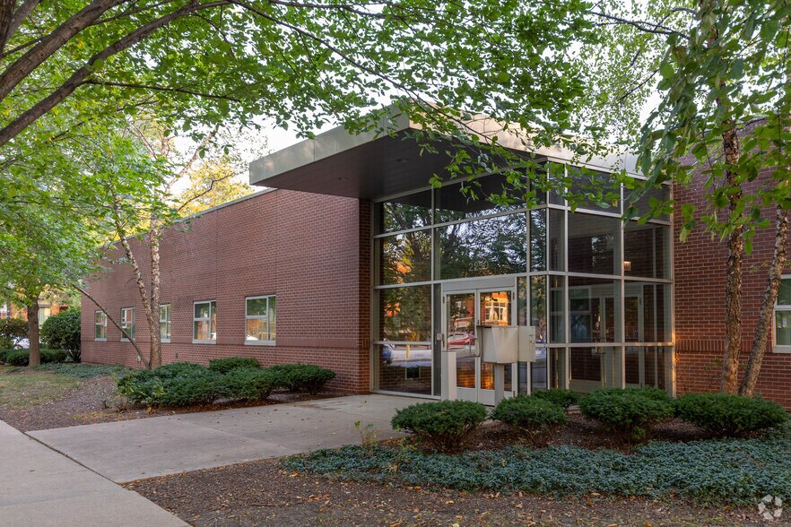 More Photos Of 2250 W Campbell Park Dr, Chicago Medical For Lease