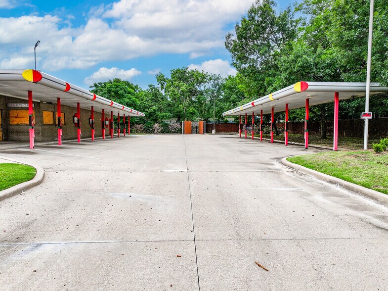 More Photos Of 1300 W Pioneer Dr, Irving Fast Food For Sale