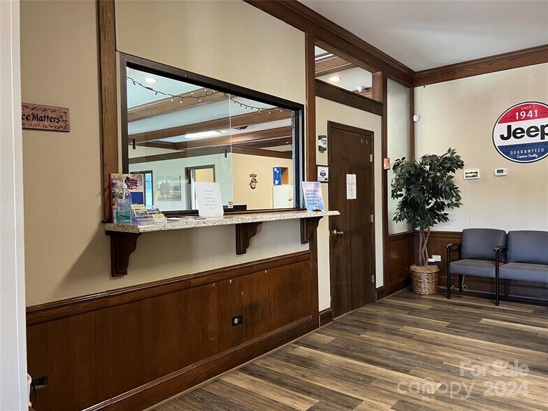 More Photos Of 604 Clark Dr, Lincolnton General Retail For Sale