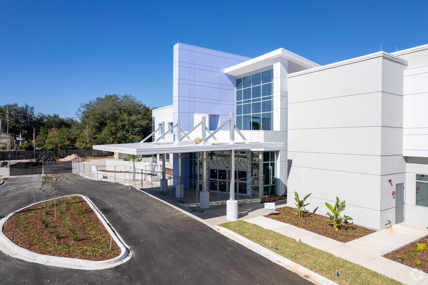 More Photos Of 1731 Wells Rd, Orange Park Medical For Lease