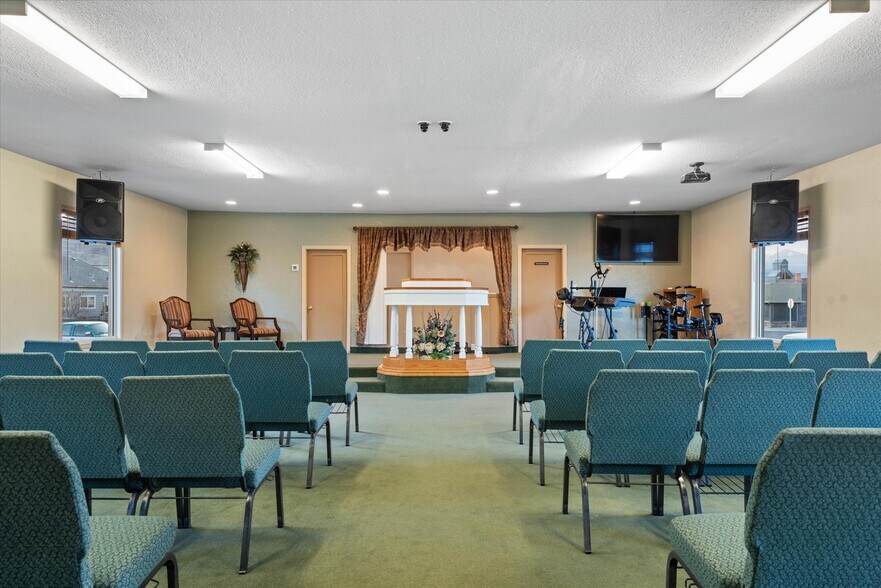 More Photos Of 2100 7th St, Baker City Specialty For Sale