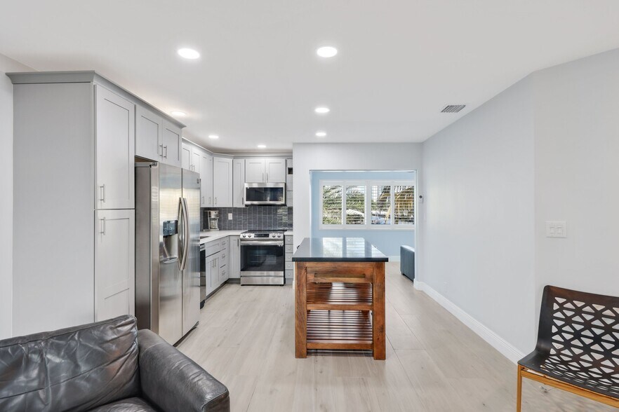 More Photos Of 830 SE 22nd Ave, Pompano Beach Apartments For Sale