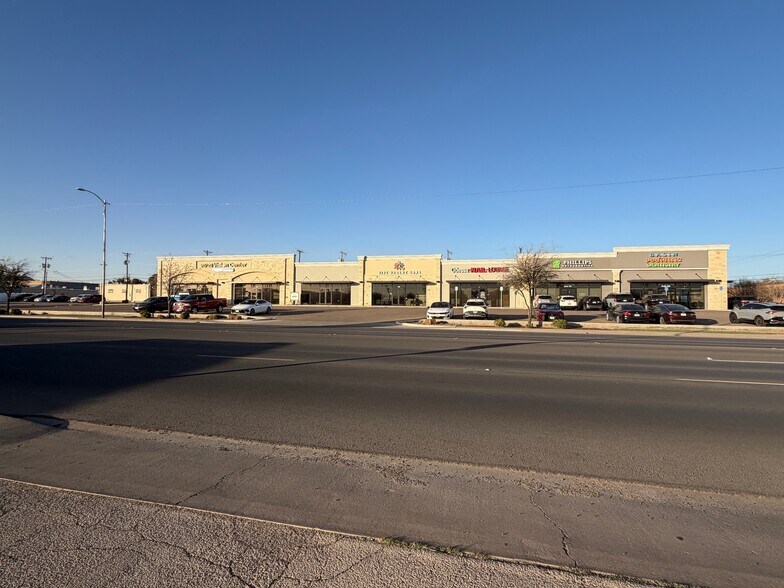 More Photos Of 901 N Grant Ave, Odessa Storefront Retail Office For Lease