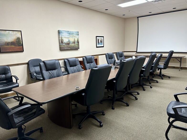 More Photos Of 5620 W Sligh Ave, Tampa Office For Sale