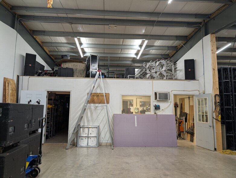 More Photos Of 4787 Hydraulic Rd, Rockford Manufacturing For Sale