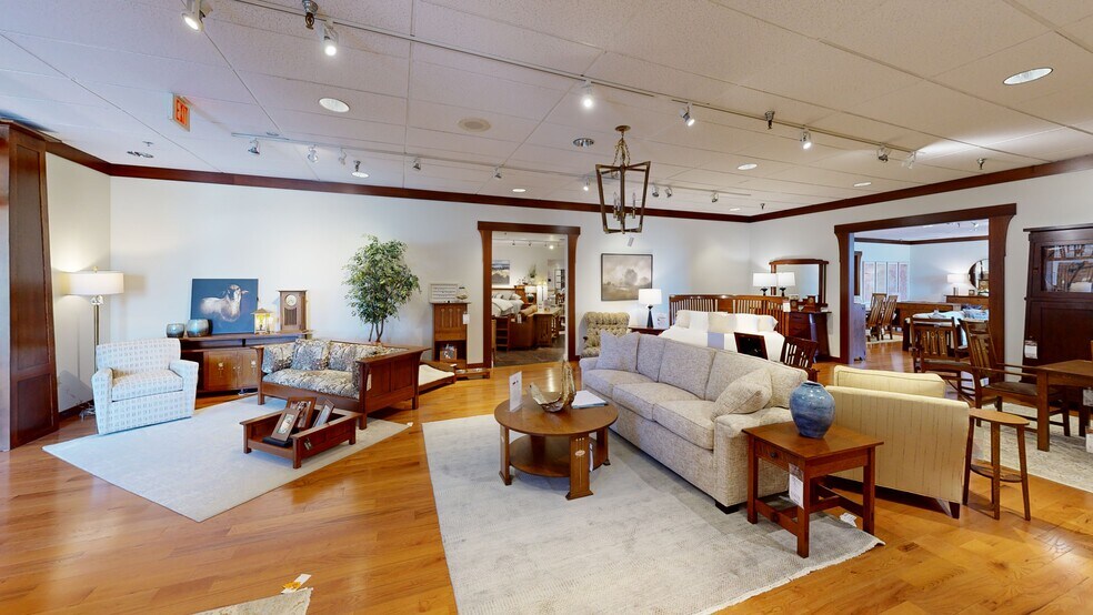 More Photos Of 151 Wolf Rd, Colonie Freestanding For Sale