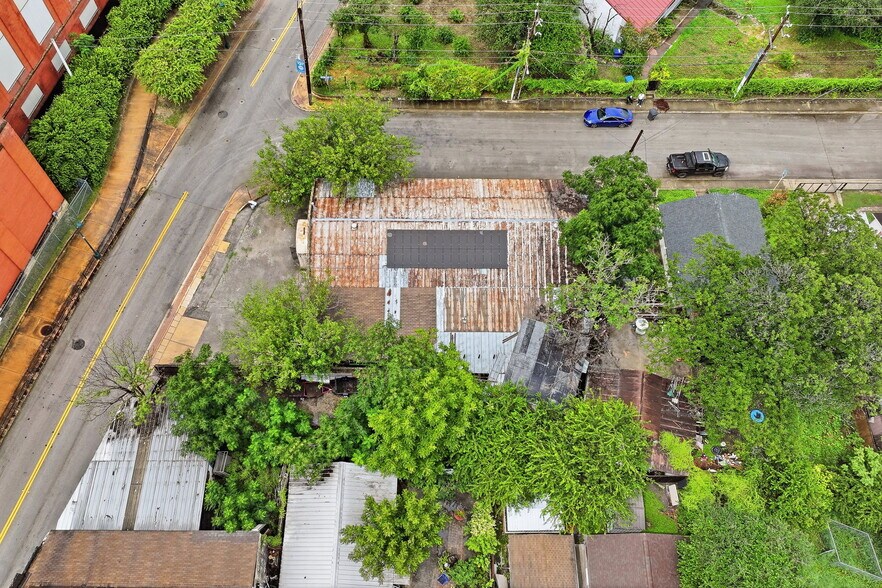 More Photos Of 200 Mission Rd, San Antonio Flex For Sale