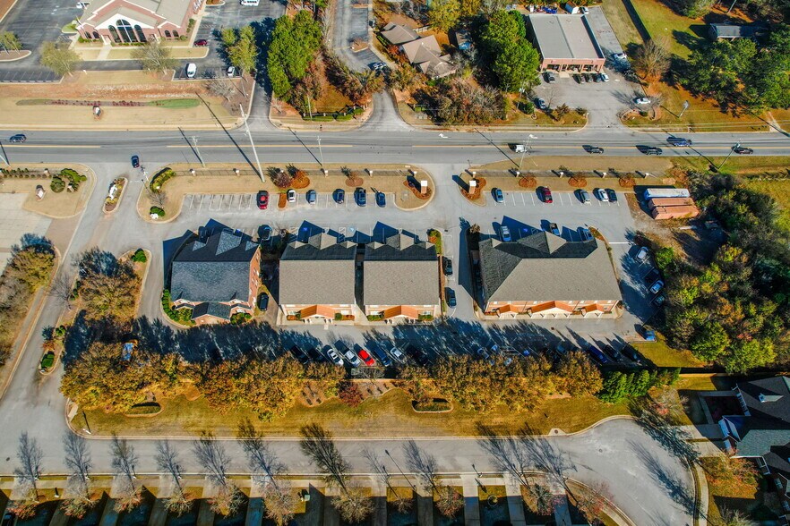 More Photos Of 300-390 Racetrack Rd, McDonough Unknown For Lease