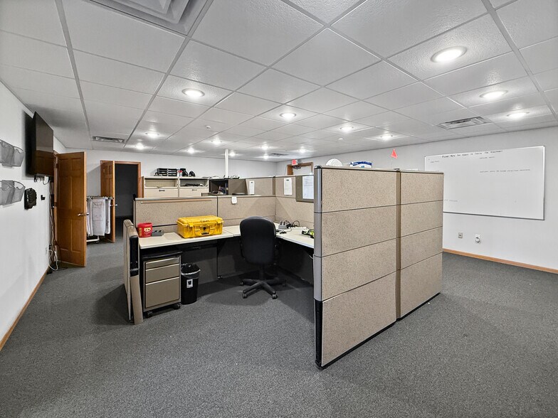 More Photos Of 614 Railroad St SE, Bemidji Office For Sale