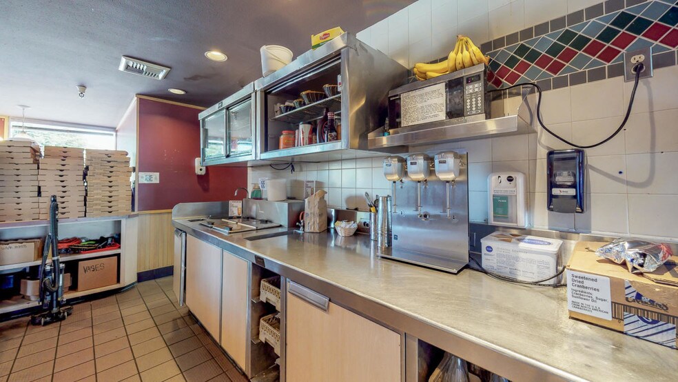 More Photos Of 1875 Riverwalk Dr, Fortuna Restaurant For Sale