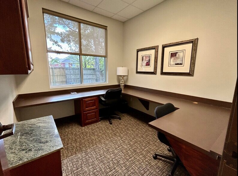 More Photos Of 1241 W Green Oaks Blvd, Arlington Coworking Space