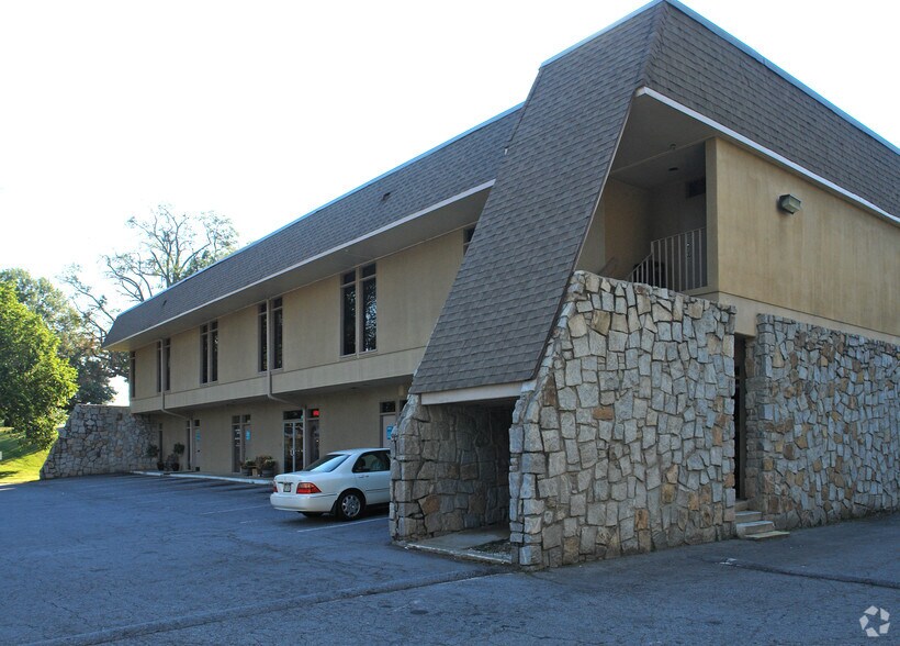 More Photos Of 1874 Piedmont Ave NE, Atlanta Coworking Space