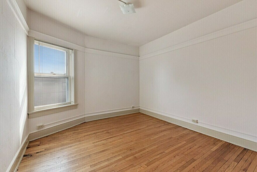 More Photos Of 2335 W Wisconsin Ave, Milwaukee Apartments For Sale